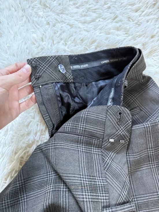 Express Capris - Picture 4 of 5